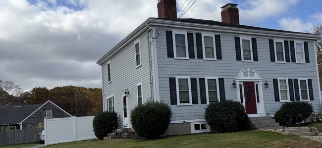 Photo - 722 Lowell St