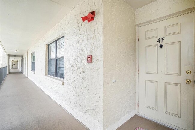 Building Photo - 2800 Cove Cay Dr Unit 4F Rental