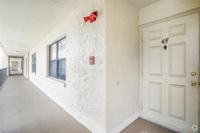 Building Photo - 2800 Cove Cay Dr Unit 4F Rental