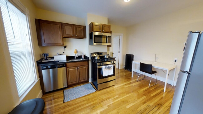 Building Photo - 5 Blake St Unit 1