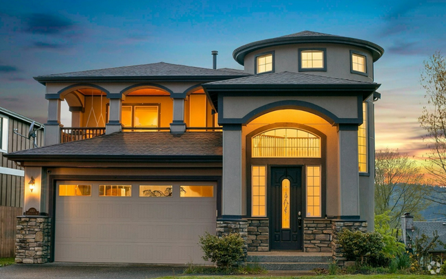 Building Photo - Stunning Duvall Home with View!