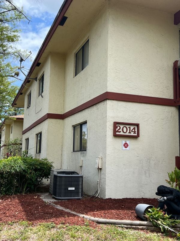 Building Photo - 2014 NW 43 Terrace Rental