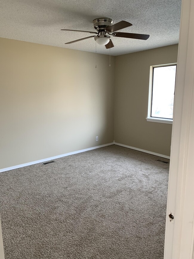 Photo - 409 S Mt Carmel St