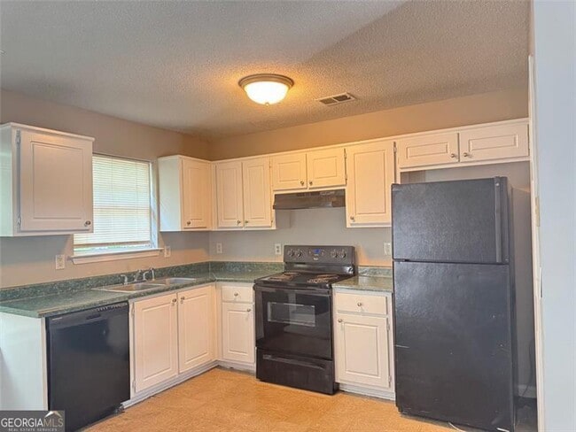 Photo - 4044 Robin Cir