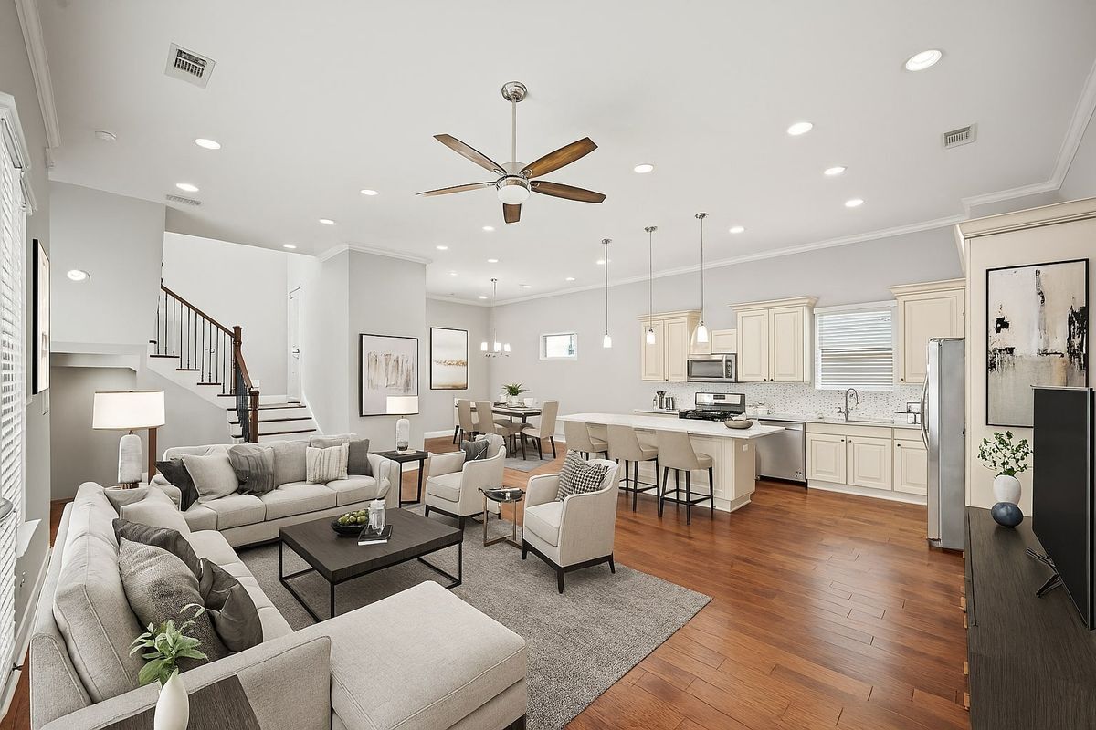 Photo - 919 W 17th St