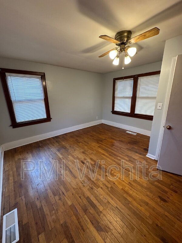 Photo - 1716 W Maple St Unidad Apt #1