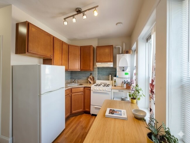 Photo - 1056 Cambridge St Unit 3F