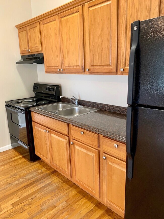 Photo - 2328-30 Gravier Unit 2330