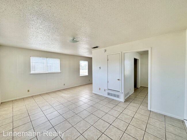 Photo - 1 br, 1 bath House - 1313 W STAN SCHLUETER LP