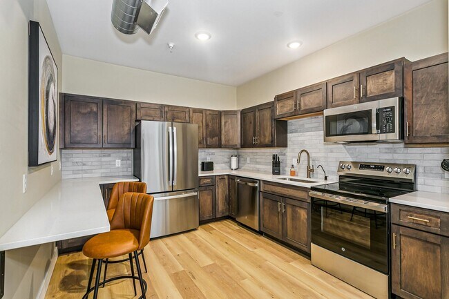 Photo - MOVE IN SPECIAL: MOVE IN BY APRIL 1, GET $1000 credit towards rent and/or monthly fees! Unit 206