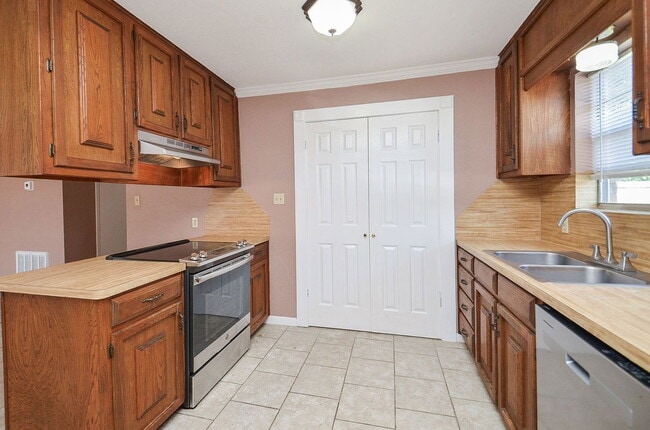 Building Photo - 3011 Orange St Rental