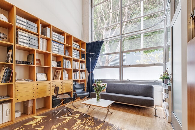 Photo - 385 Tehama St