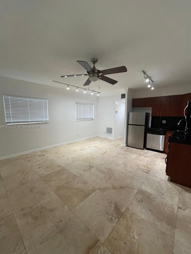 Photo - 1856 NE 46th St Unidad F4