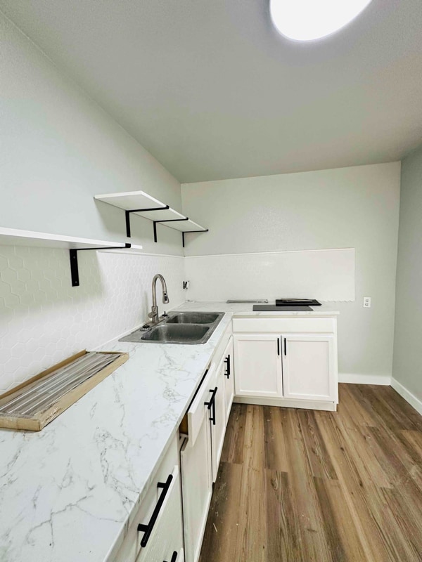 Building Photo - 404 NW 3rd St Rental
