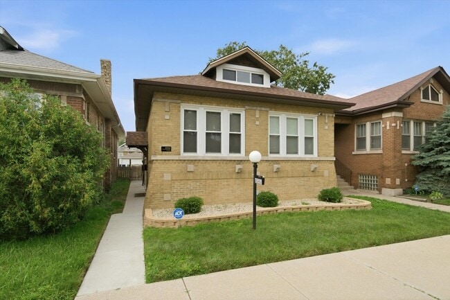 Photo - 8326 S Luella Ave