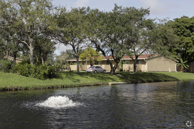 Building Photo - Vizcaya Villas Rental