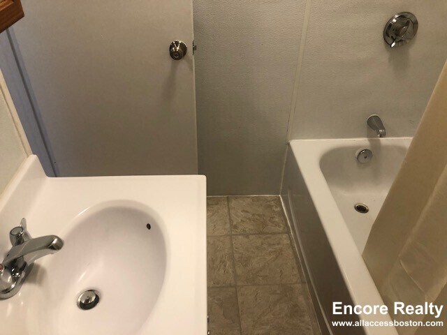 Photo - 1193 Boylston St