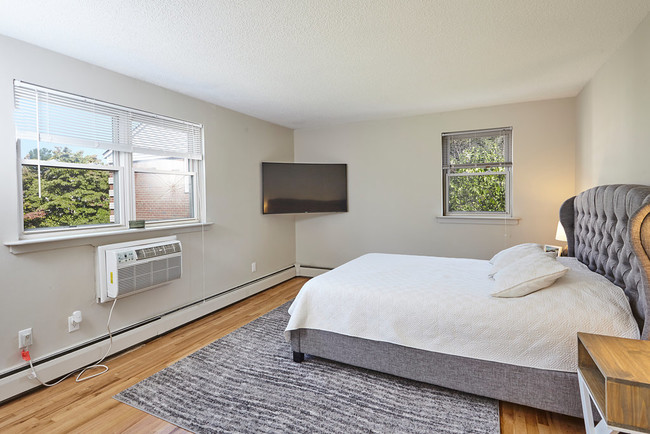 Photo - 57 Salmon Brook Dr Unit 70-057D