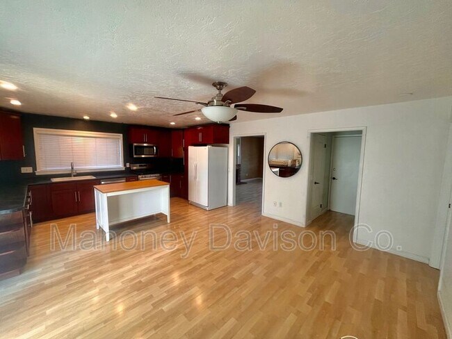 Photo - 1489 Jasmine Cir