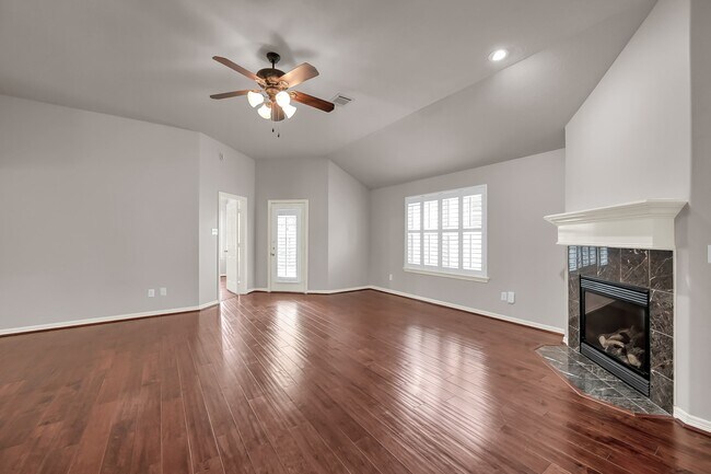 Photo - 122 Snug Harbor Dr