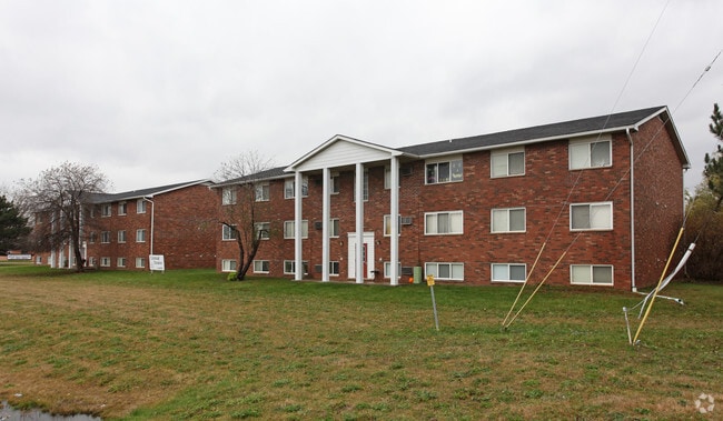 Photo - Colonial Estates Apartments