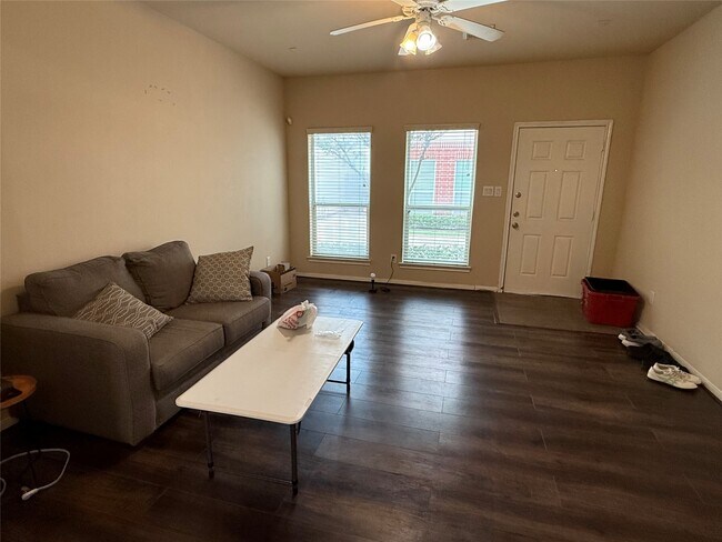 Photo - 2231 Naomi St