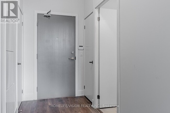 Photo - 188 Fairview Mall Dr Unité 107