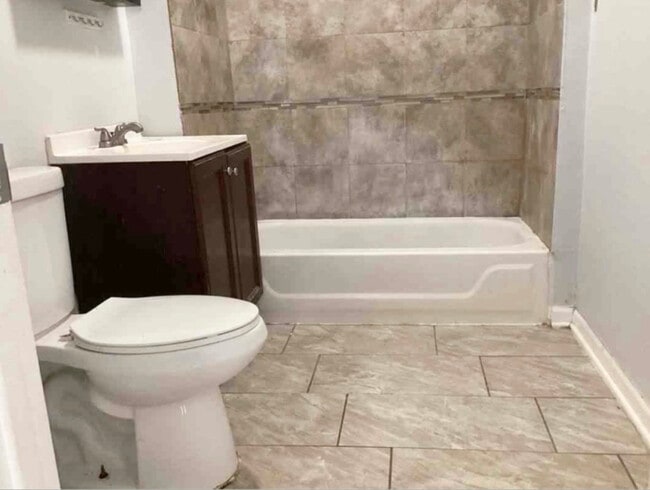 Photo - 8423 S Muskegon Ave Unidad 2