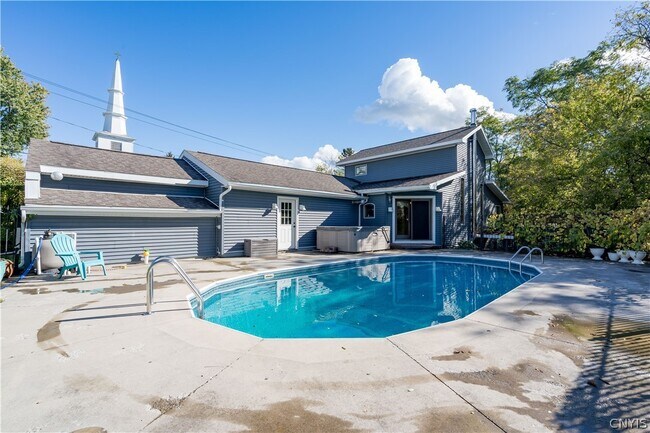 Photo - 209 Washington St