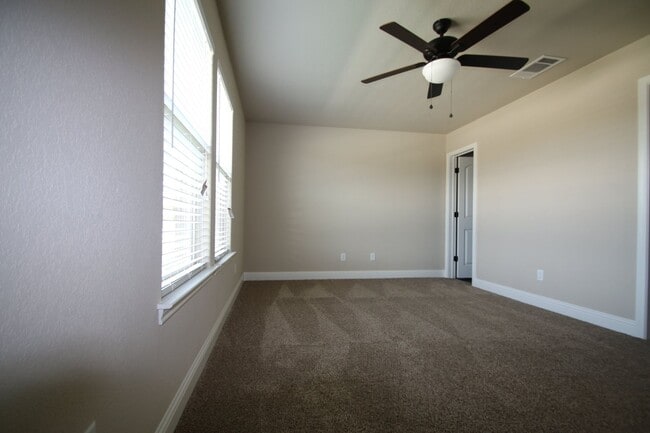 Photo - 1325-1329 White Sand Dr. Unidad 1325