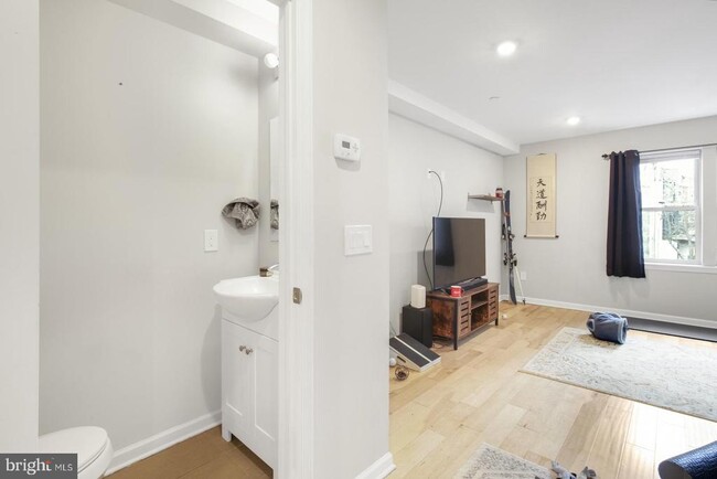 Photo - 1431 Poplar St Apartment Unit D