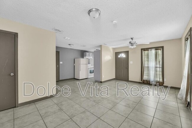 Photo - 440 W Siesta St