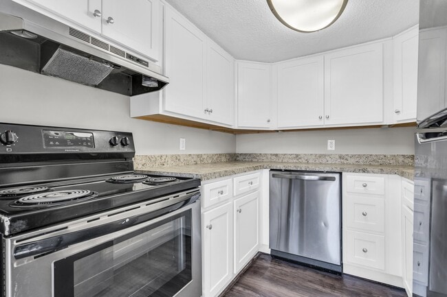 Photo - Coach Lantern Apartments, LLC