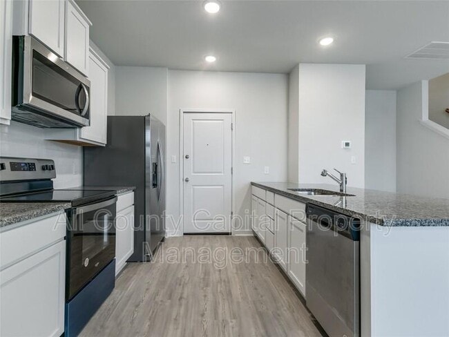 Photo - 605 W South St