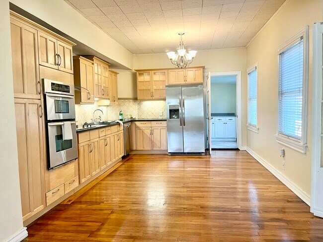 Photo - 4300 Calmont Ave Unit Suite 1