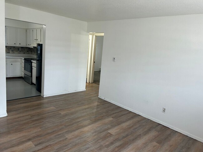 Photo - 1720 E 12th St Unit 3