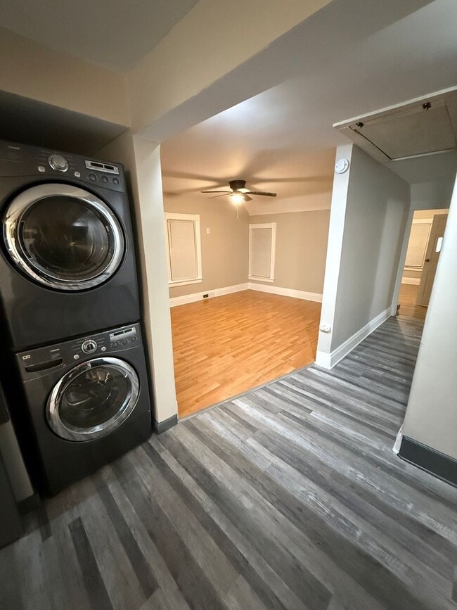 Photo - 11 Hallenbeck Ave Unit Apt 2