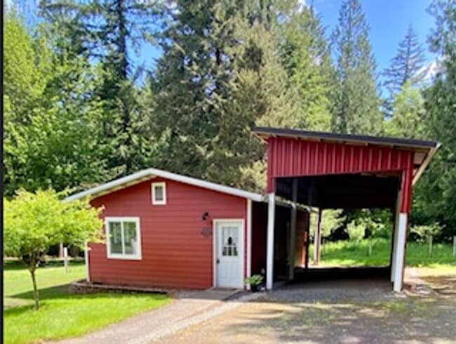 STATUS: RENTED- |R21| $1200 + $250 flat ra... - STATUS: RENTED- |R21| $1200 + $250 flat ra... House