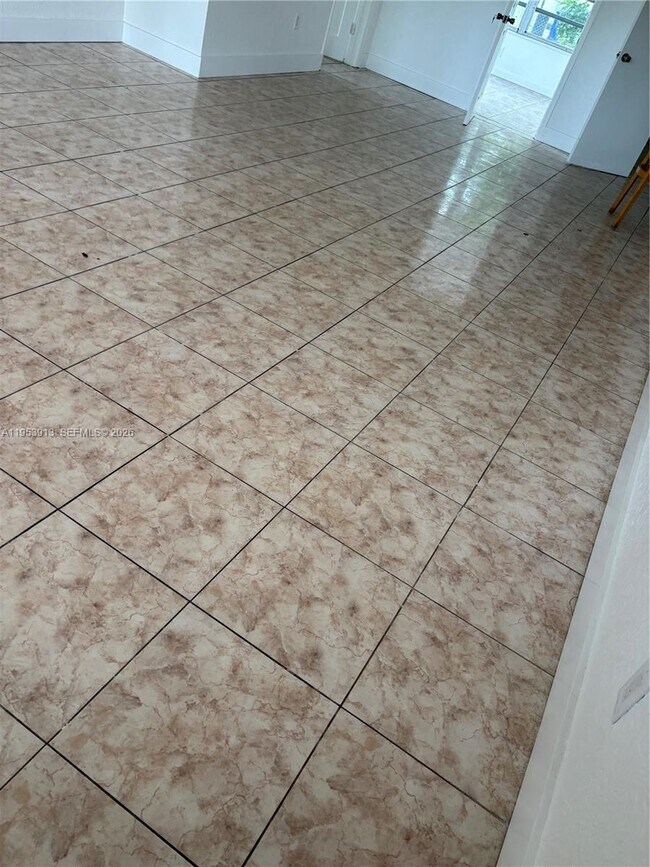 Photo - 280 NE 48th Terrace