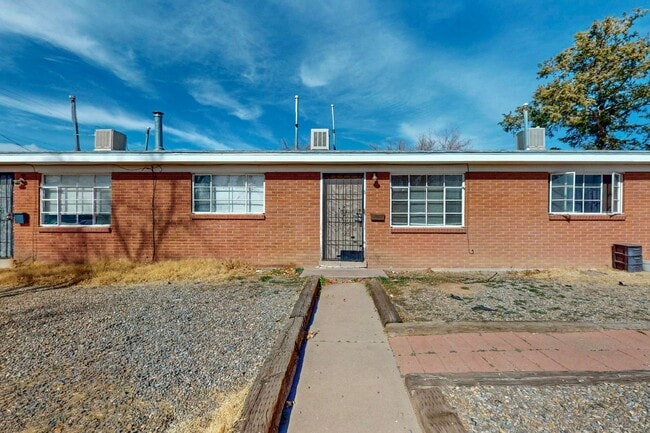 Building Photo - 1033 Louisiana Blvd SE Unit C Rental