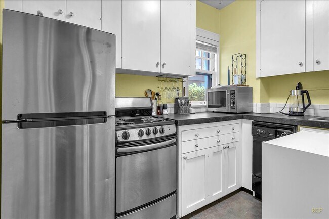 Photo - 1811 NW Couch St