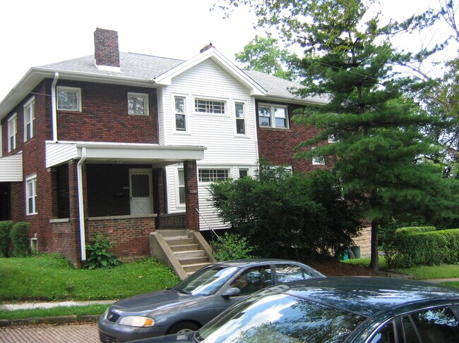Building Photo - 2201 Pittock St Unit Appartment Rental
