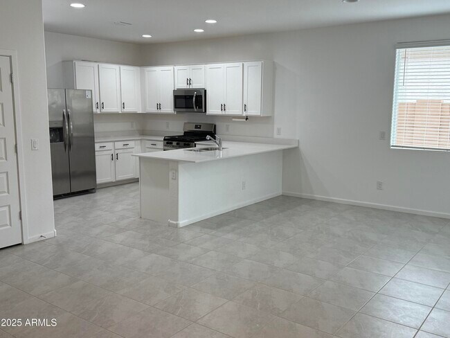 Photo - 15588 W Williams St