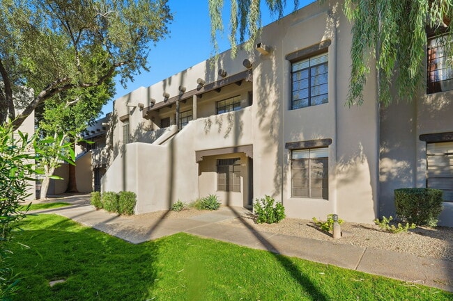 Building Photo - 1449 E Highland Ave Unit 16