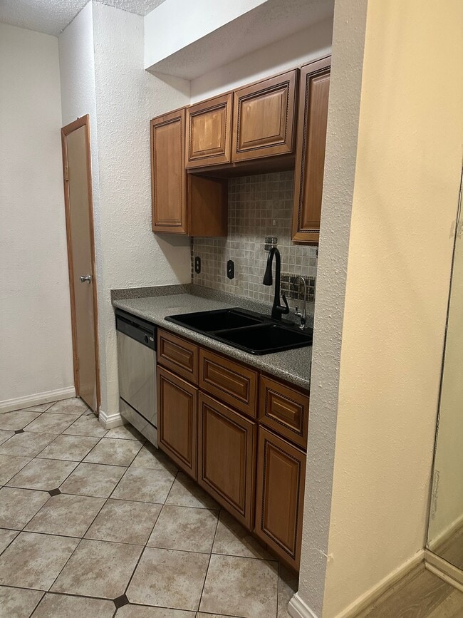 Photo - 10051 Westpark Dr Unit Apt 263