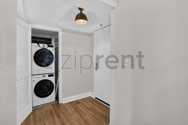 Photo - Unit 906