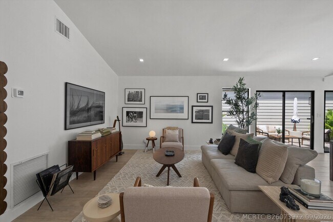 2515 Bedford Mews Dr