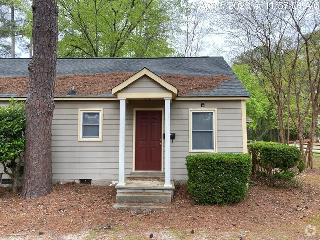 Building Photo - 1913-B Wilson St Rental