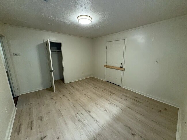 Photo - 2615 Hillside Dr