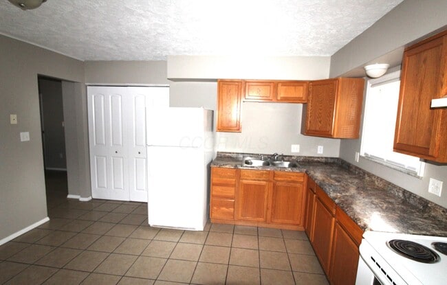 Photo - 3892 Beechton Rd